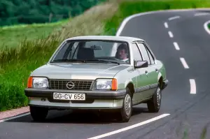 Opel Corsa-e e altri modelli - premio Volante Oro 