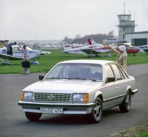 Opel Corsa-e e altri modelli - premio Volante Oro 