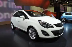Opel Corsa facelift Motorshow Bolgna 2010 - 3
