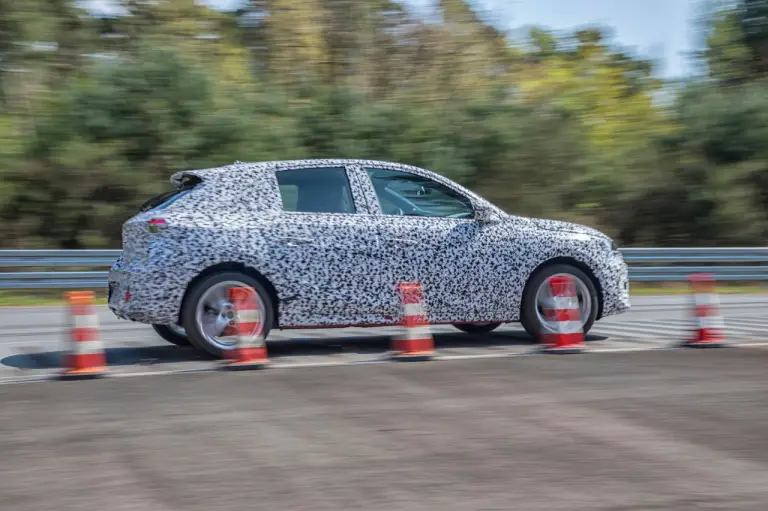 Opel Corsa - Foto spia ufficiali - 29-4-2019 - 9