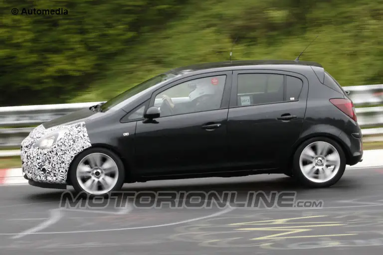 Opel Corsa MY 2014 - Foto spia 25-05-2013 - 3