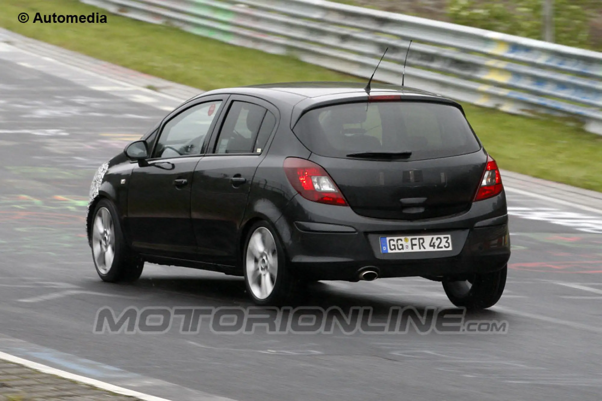 Opel Corsa MY 2014 - Foto spia 25-05-2013 - 5