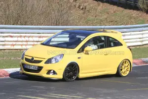 Opel Corsa OPC Nurburgring Edition: foto spia