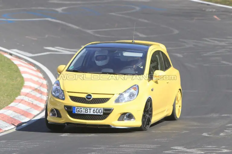 Opel Corsa OPC Nurburgring Edition: foto spia - 7