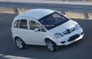 Opel Corsa SUV: foto spia