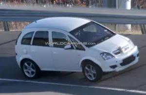 Opel Corsa SUV: foto spia - 4