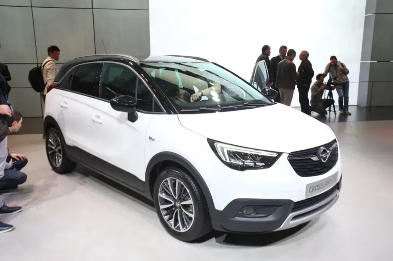 Opel Crossland X - Salone di Ginevra 2017 - 3