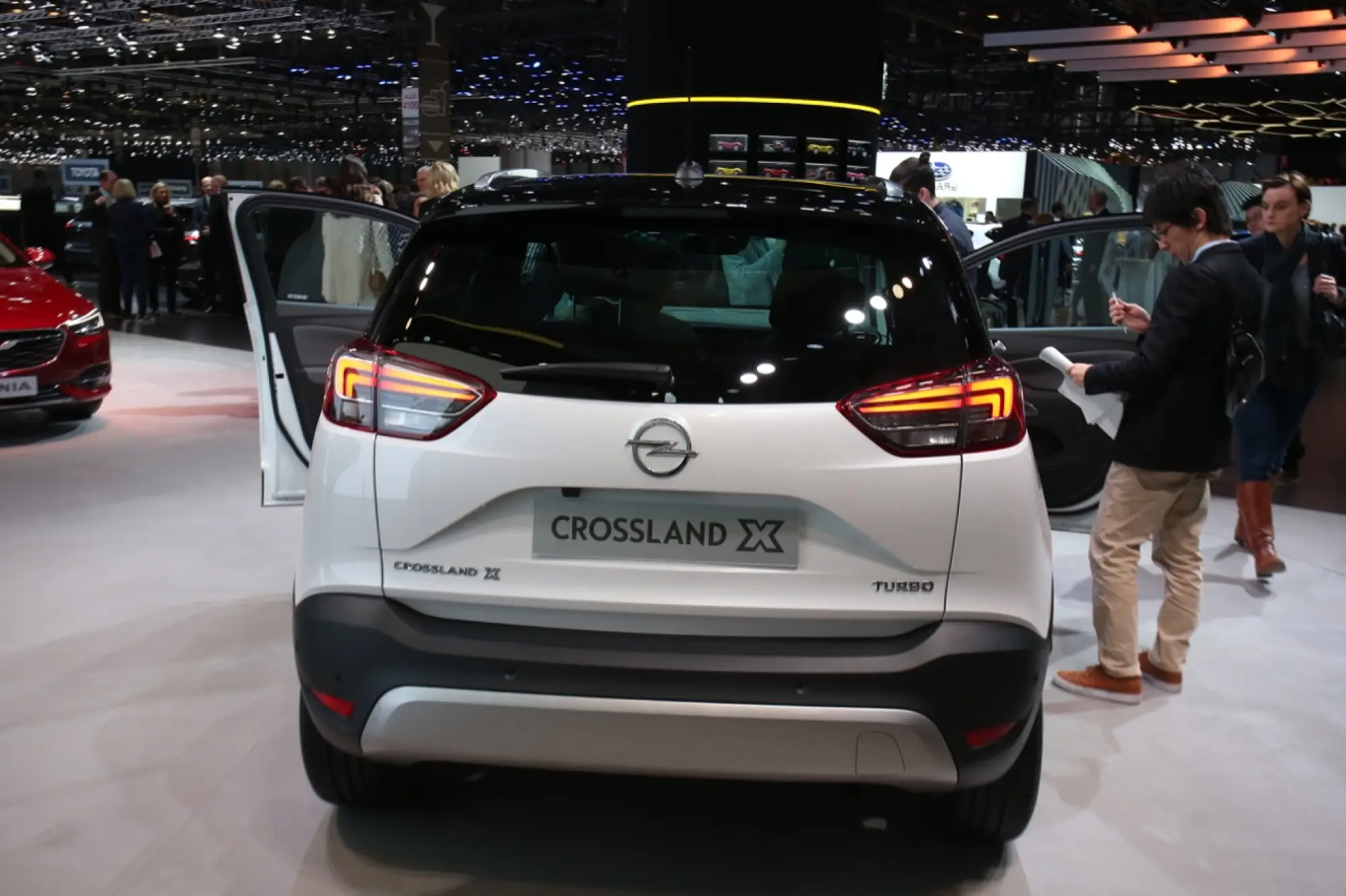 Opel Crossland X - Salone di Ginevra 2017 - 5