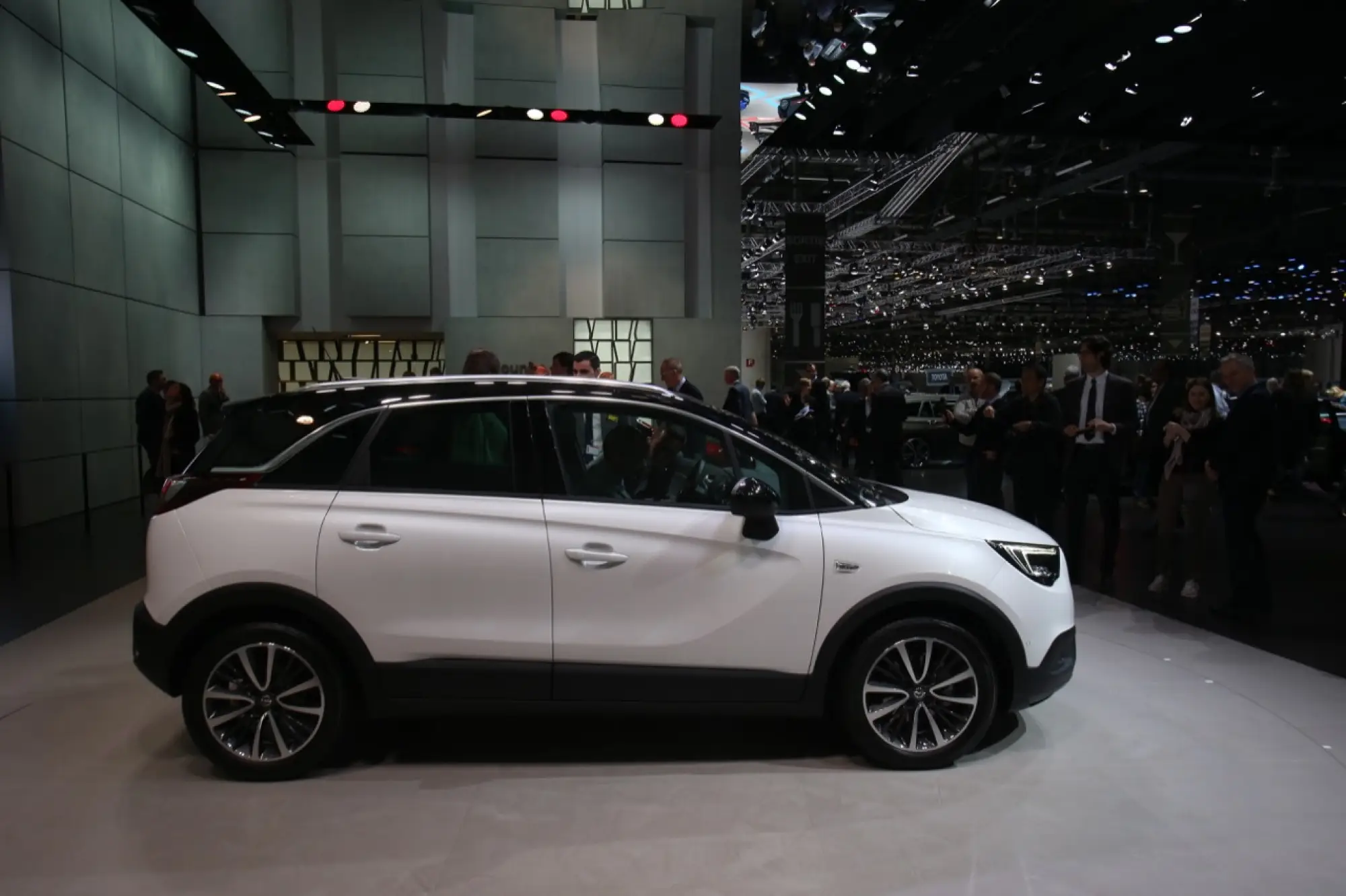 Opel Crossland X - Salone di Ginevra 2017 - 8
