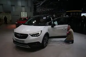 Opel Crossland X - Salone di Ginevra 2017