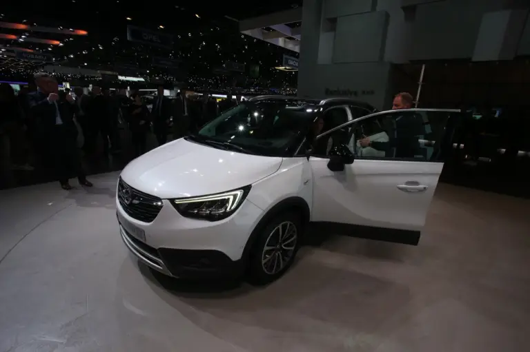 Opel Crossland X - Salone di Ginevra 2017 - 11