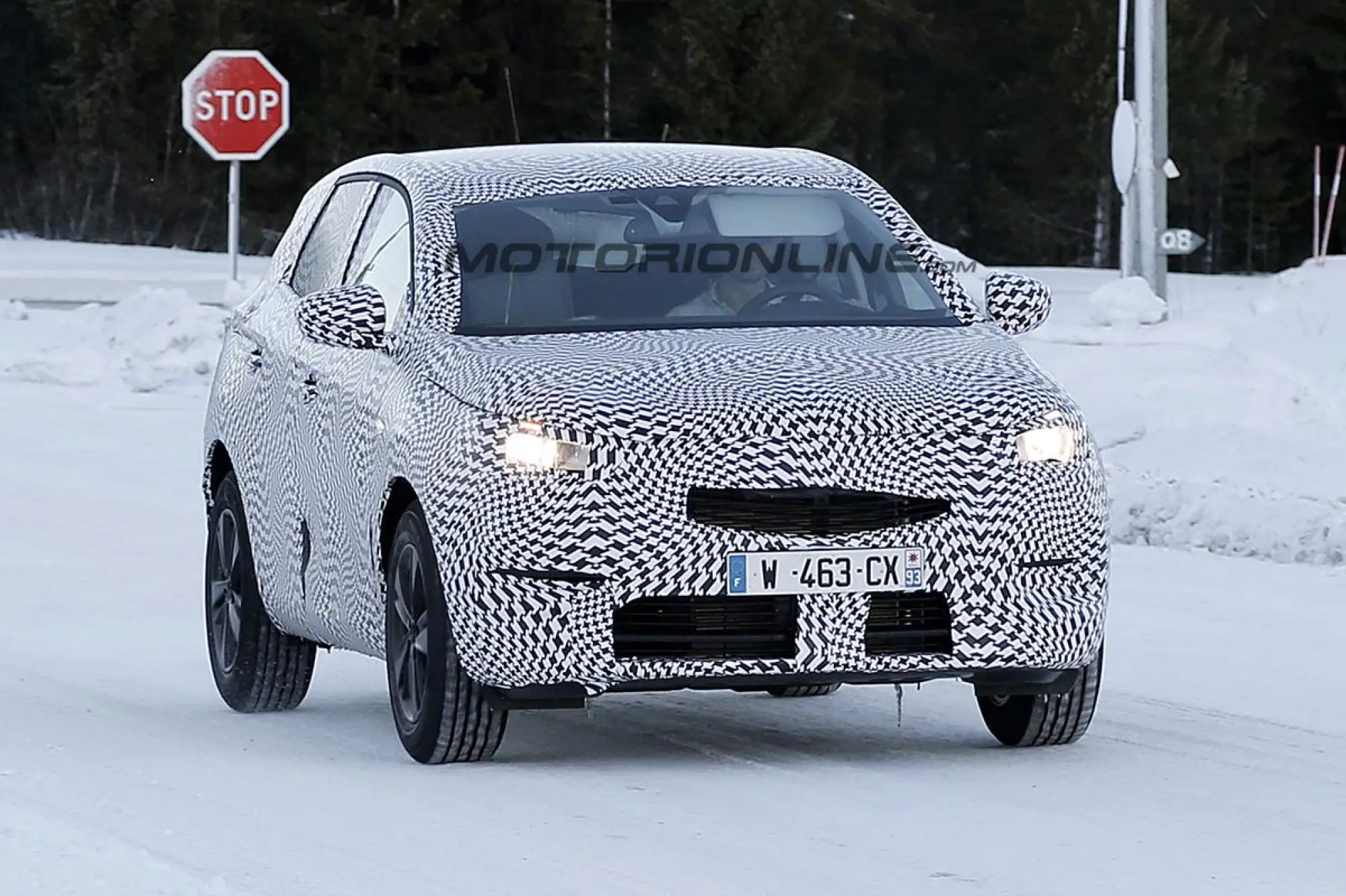 Opel Grandland X - Foto spia 25-01-2017 - 1