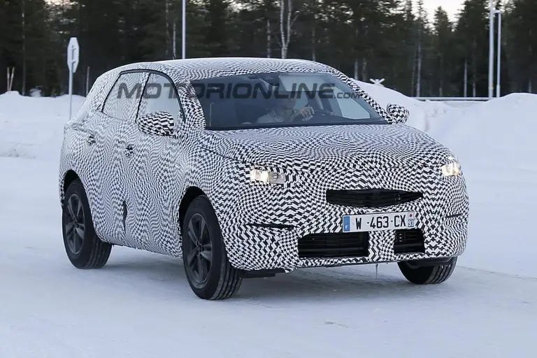 Opel Grandland X - Foto spia 25-01-2017 - 2