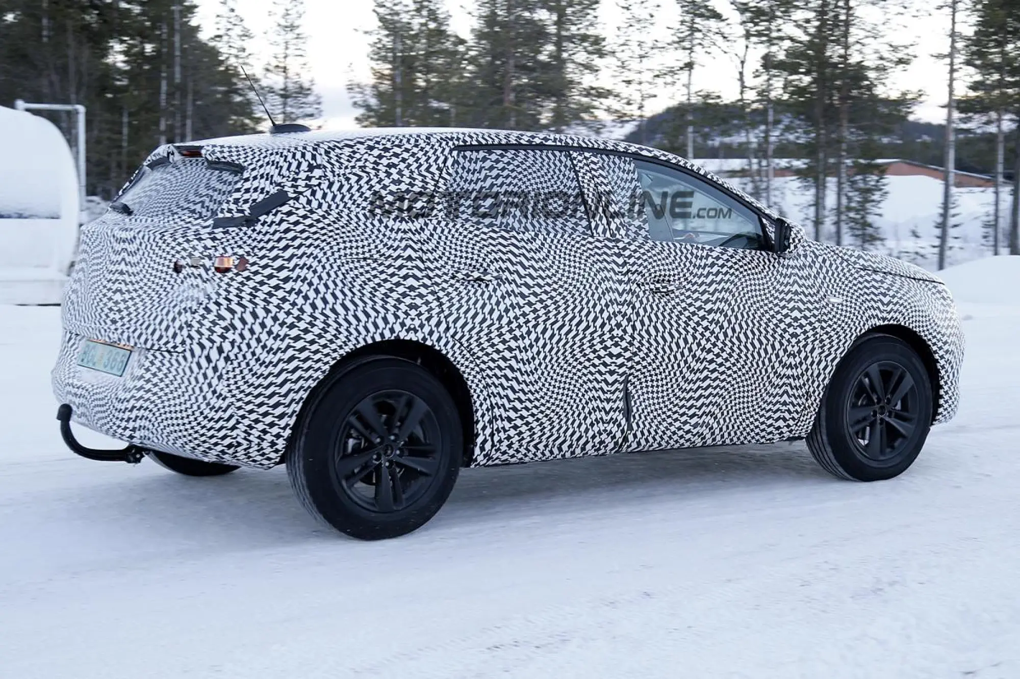 Opel Grandland X - Foto spia 25-01-2017 - 7