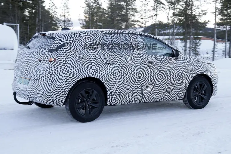Opel Grandland X - Foto spia 25-01-2017 - 7