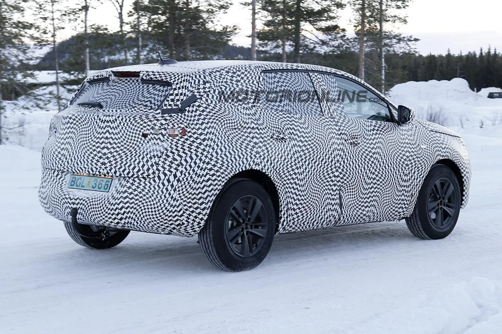 Opel Grandland X - Foto spia 25-01-2017 - 8