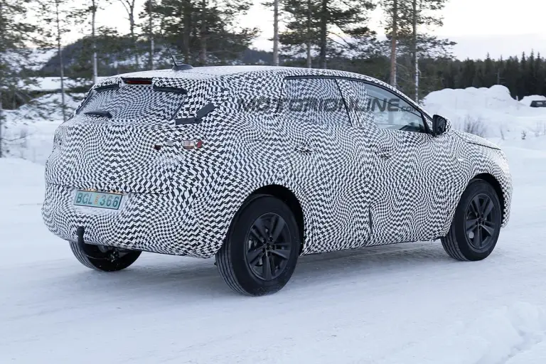 Opel Grandland X - Foto spia 25-01-2017 - 8