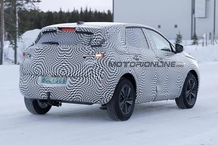 Opel Grandland X - Foto spia 25-01-2017 - 9