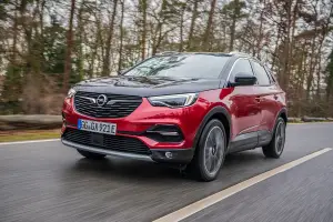 Opel Grandland X Hybrid4 2020