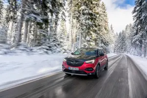 Opel Grandland X Hybrid4 2020