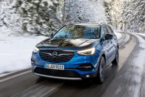 Opel Grandland X Hybrid4 2020