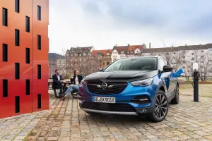 Opel Grandland X Hybrid4 2020