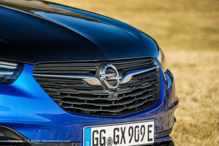 Opel Grandland X Hybrid4 - Prova su Strada in Anteprima - 5