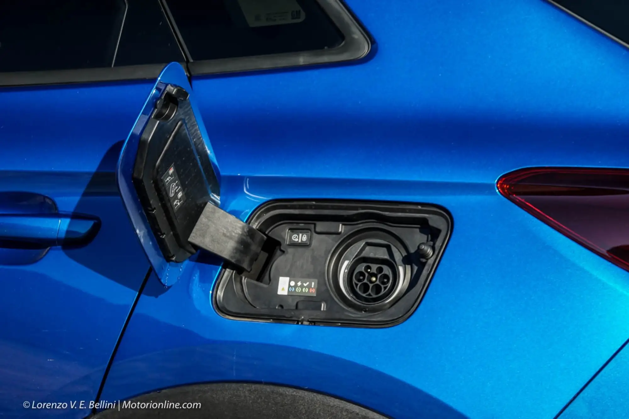 Opel Grandland X Hybrid4 - Prova su Strada in Anteprima - 9