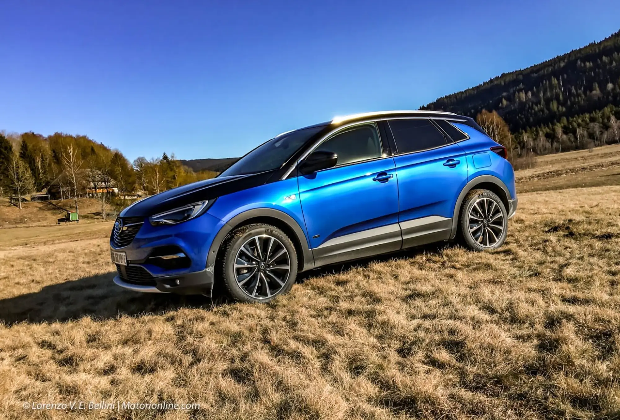 Opel Grandland X Hybrid4 - Prova su Strada in Anteprima - 15