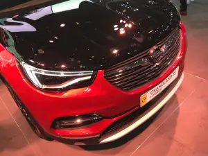 Opel Grandland X Hybrid4 - Salone di Francoforte 2019