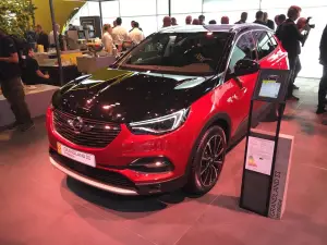 Opel Grandland X Hybrid4 - Salone di Francoforte 2019