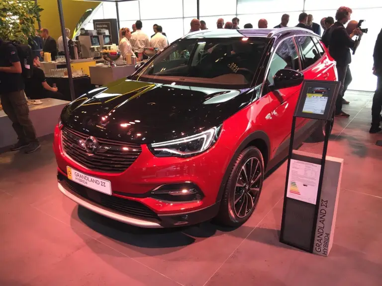 Opel Grandland X Hybrid4 - Salone di Francoforte 2019 - 8