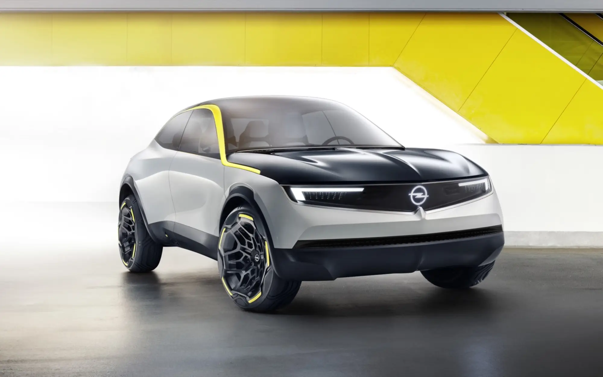 Opel GT X Experimental concept - passato e futuro - 7