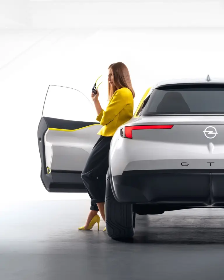 Opel GT X Experimental - Foto ufficiali - 12