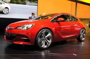 Opel GTC Paris Concept al Salone di Parigi 2010 - 2