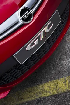 Opel GTC Paris Concept al Salone di Parigi 2010 - 8