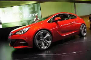 Opel GTC Paris Concept al Salone di Parigi 2010 - 16