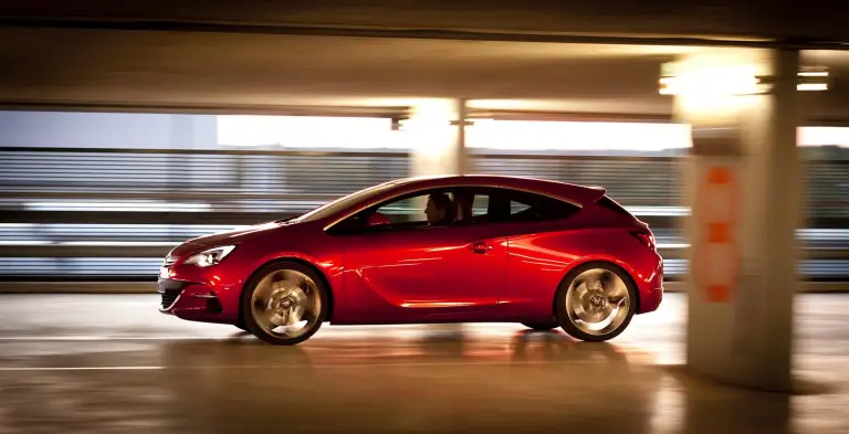Opel GTC Paris Concept al Salone di Parigi 2010 - 18