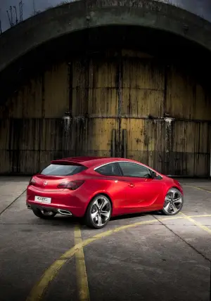 Opel GTC Paris Concept al Salone di Parigi 2010 - 24