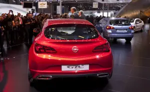 Opel GTC Paris Concept al Salone di Parigi 2010 - 25