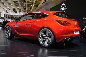 Opel GTC Paris Concept al Salone di Parigi 2010 - 28
