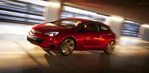 Opel GTC Paris Concept al Salone di Parigi 2010 - 32