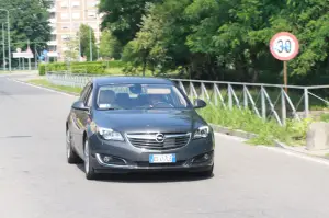 Opel Insignia MY2014: prova su strada