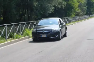 Opel Insignia MY2014: prova su strada