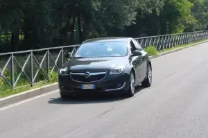 Opel Insignia MY2014: prova su strada