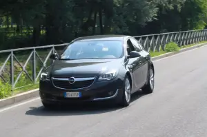 Opel Insignia MY2014: prova su strada