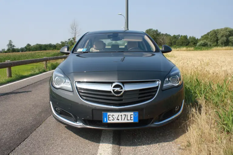 Opel Insignia MY2014: prova su strada - 12
