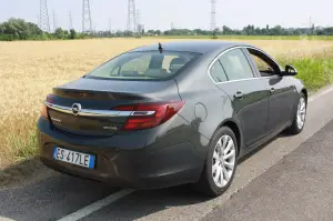 Opel Insignia MY2014: prova su strada