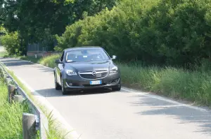 Opel Insignia MY2014: prova su strada