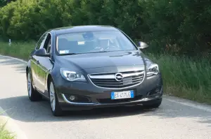 Opel Insignia MY2014: prova su strada